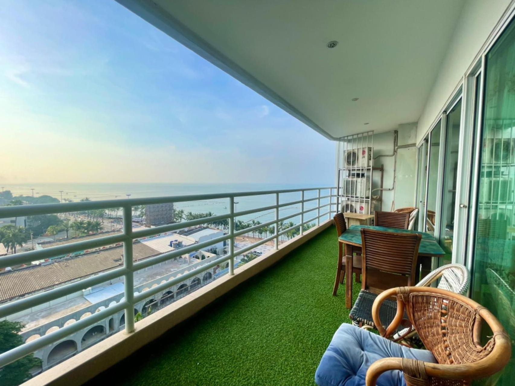 Beautiful Sea View Beach Front Condo Pattaya Exterior photo